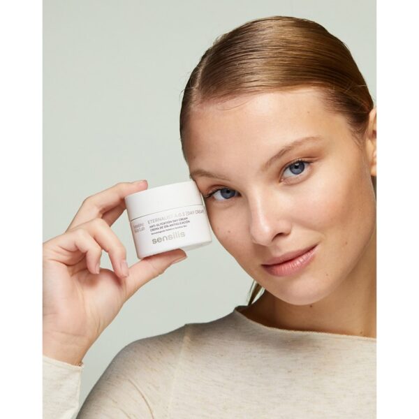PACK LIMPIEZA FACIAL + ETERNALIST A.G.E CREMA RETINOL